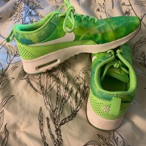 Nike Air Max Lime Green Womens 8 almost new!